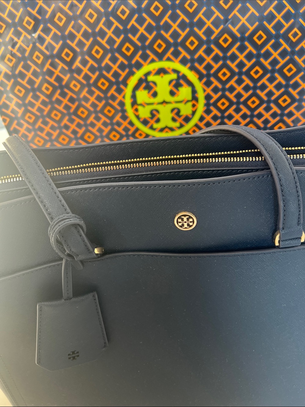 NEW Tory Burch York Buckle Tote in Navy Saffiano Leather - Picture 4 of 8